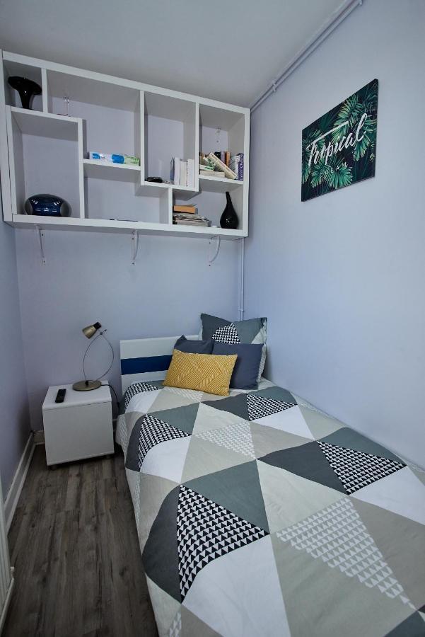 Chambres A Louer Dans Appartement Balcon - Wifi - Parking Gratuit Невер Экстерьер фото